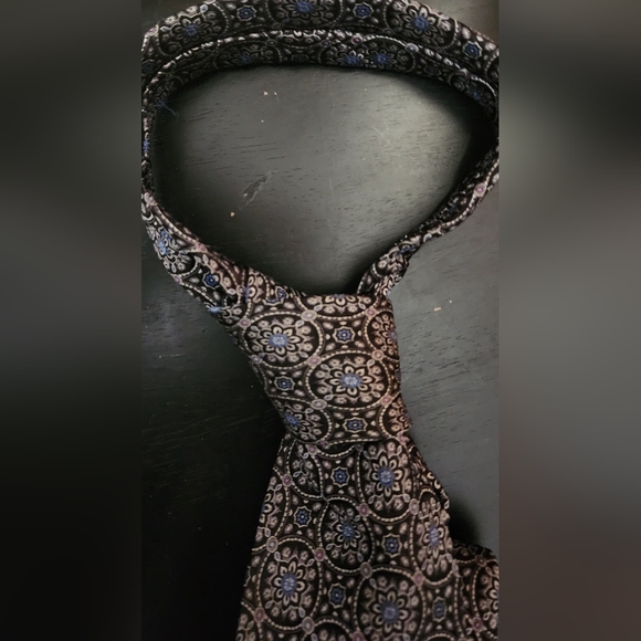 Robert Talbott Best Of Class Nordstrom Black and Gray Patterned Tie - Picture 8 of 9